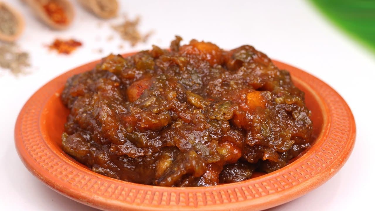 Tok Jhal Mishti Jolpai Achar (Olive Pickle)